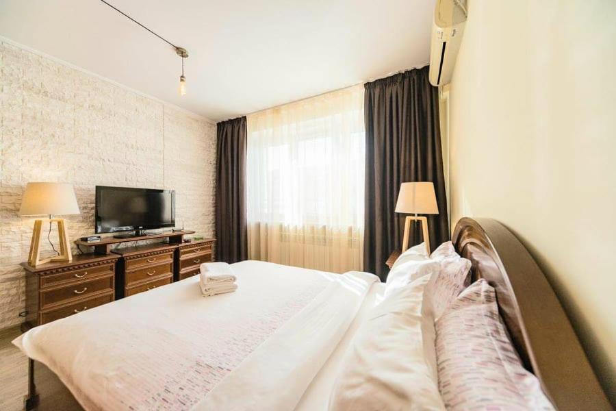 1 Room 65M2 Center Of Obolon Near River Side. Kyiv Exterior photo