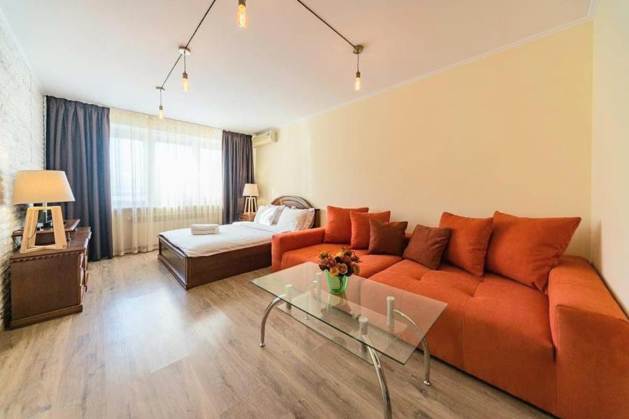 1 Room 65M2 Center Of Obolon Near River Side. Kyiv Exterior photo