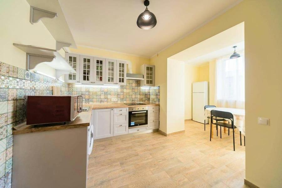 1 Room 65M2 Center Of Obolon Near River Side. Kyiv Exterior photo
